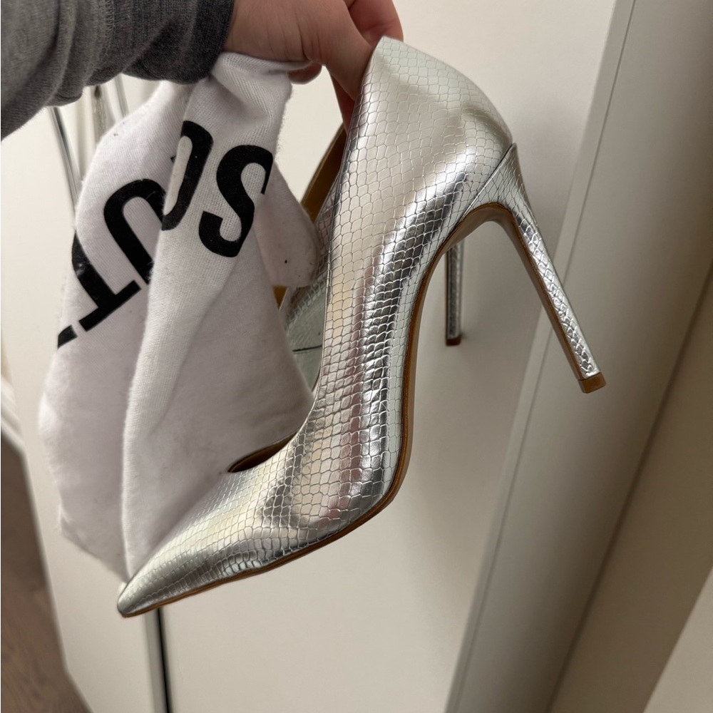 Silver pumps - Picture 2 of 4